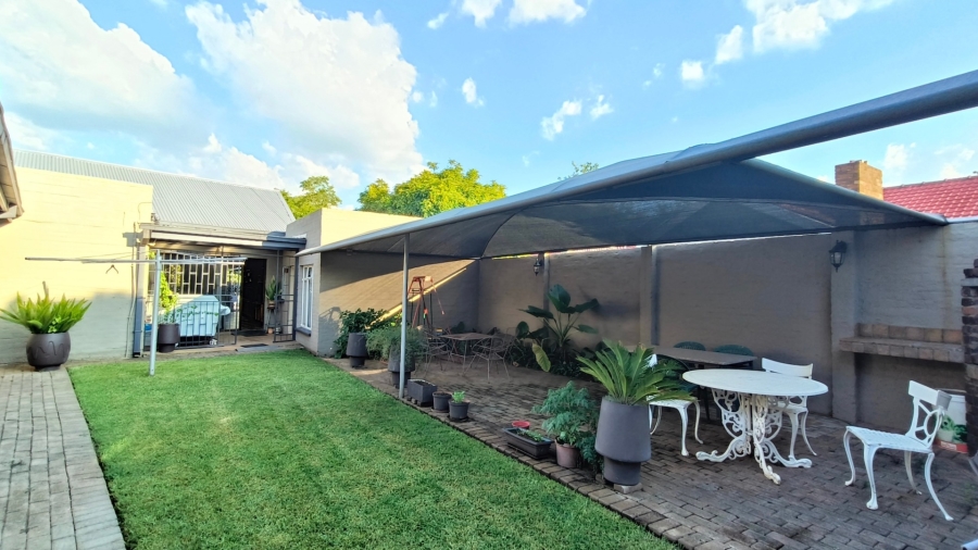 4 Bedroom Property for Sale in Oewersig North West